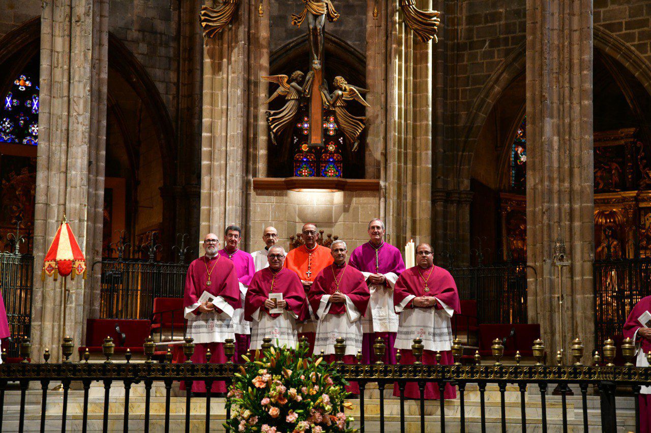 Quatre nous canonges prenen possessió a la Catedral de Barcelona